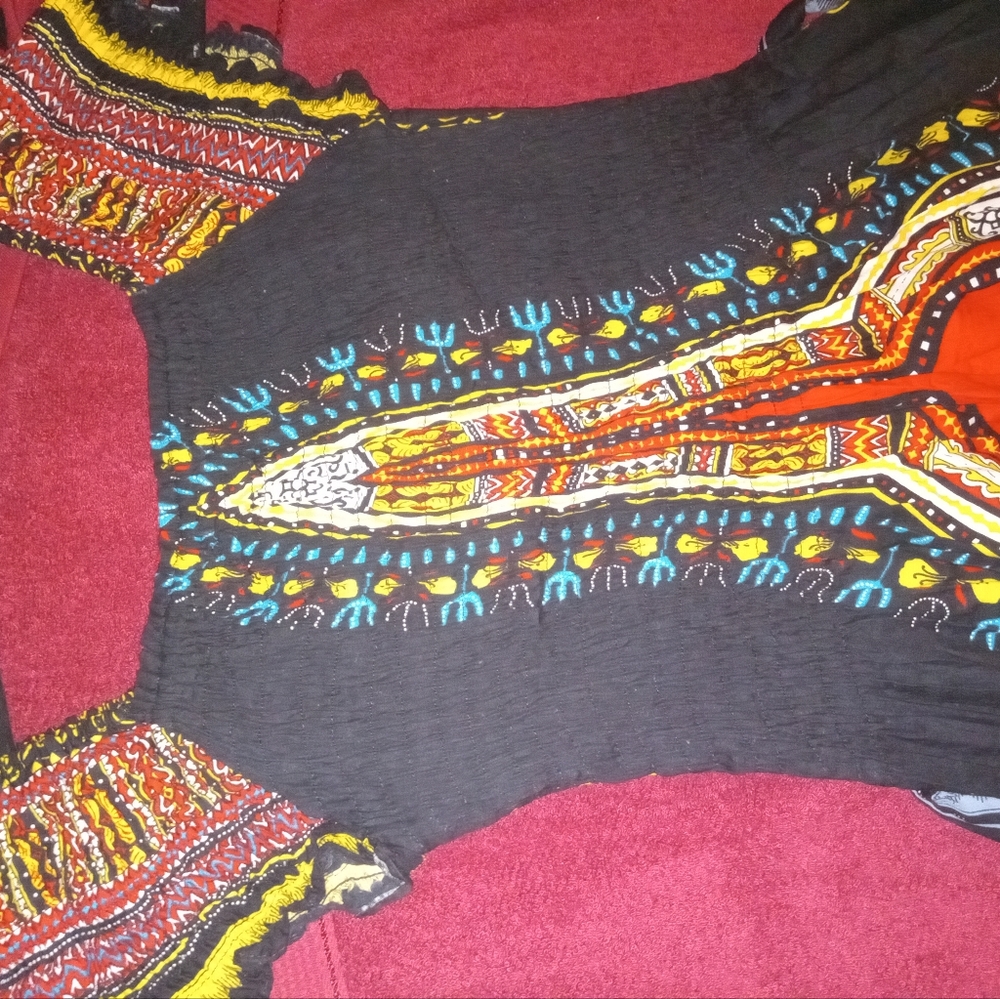 TRIbAL PRINTED DRESS.. - Picture 4 of 9